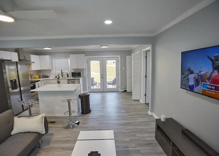 Decatur 2 Bedroom Bliss Modern Comfort